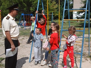 Перед праздничными пикниками спасатели напоминали о том, что с огнем шутки плохи фото