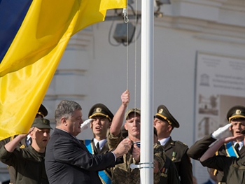 Церемония поднятия флага Украины на Софийской площади Киева — полная версия (Видео) фото