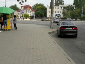 В Мелитополе водителя так замучила жажда, что он дважды нарушил ПДД фото