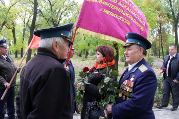 Мелитопольцы благодарят своих освободителей. ФОТО фото