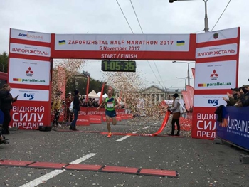 В Запорожье победителями Zaporizhstal half marathon стали жители Днепропетровской области фото