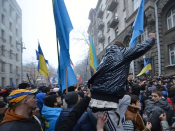 Полиция ищет Саакашвили: есть пострадавшие активисты фото