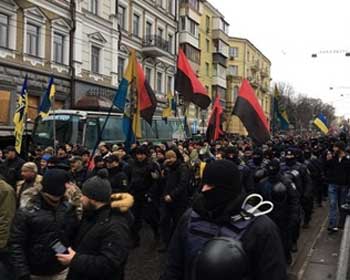 Порядок в центре Киева охраняет тысяча силовиков фото