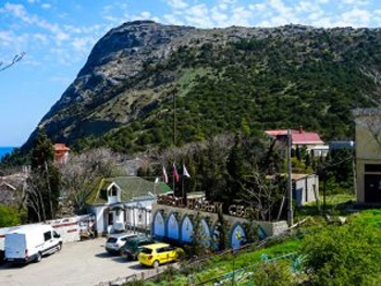 В Крыму продали завод шампанских вин «Новый Свет» фото