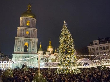 Православные христиане празднуют Рождество фото