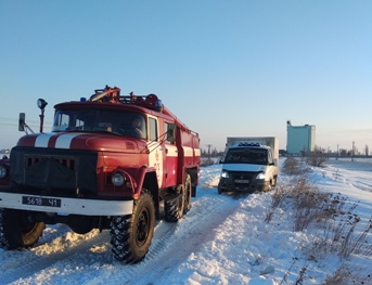 В Акимовском районе из снежного плена освободили 53 человека  фото