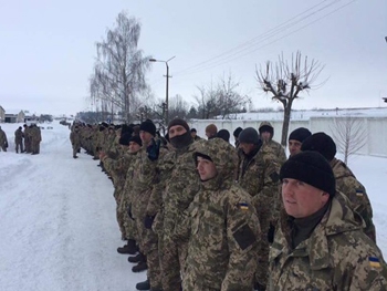 В Украине начались сборы резервистов фото