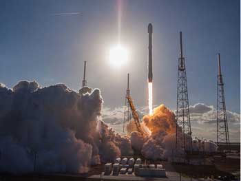 Роскосмос о запуске Falcon Heavy: Рекламный ход фото