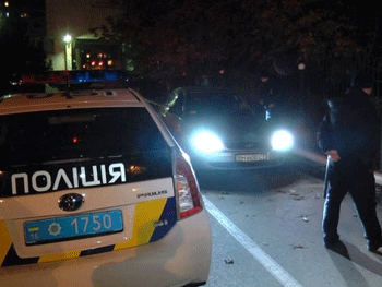 В Харьковской области мужчина пытался дать полицейским взятку рублями фото