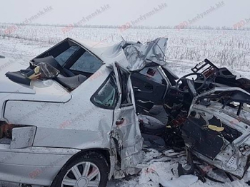 Жуткое ДТП на трассе под Бердянском: в легковушке погибли все  фото