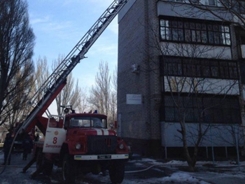 В Запорожье 19 спасателей ликвидировали пожар на балконе фото