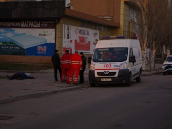 В Бердянске мужчина не дошел до магазина и умер фото