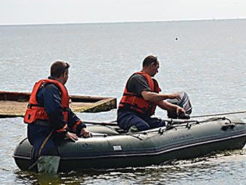 В Кирилловке в открытое море унесло рыбаков фото