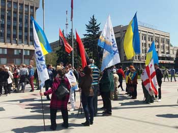 В Запорожье митингуют за отставку губернатора. ФОТО. ВИДЕО фото