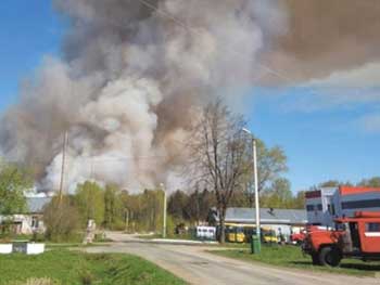В России новый крупный пожар, разрываются боеприпасы фото
