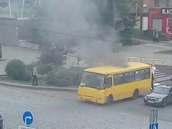 В Донецке взорвалась маршрутка – соцсети фото