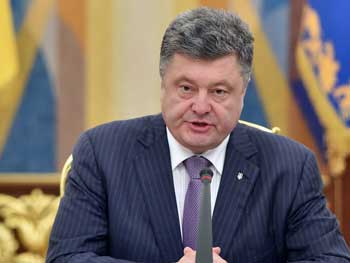 Порошенко заявил о силе молитвы для реформ в Украине фото