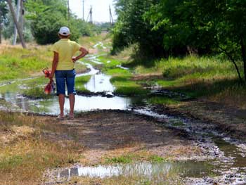 Дело - труба: село каждый день теряет тонны питьевой воды (ФОТО, ВИДЕО) фото