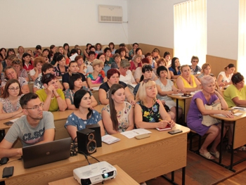 Педагоги обсуждали готовность школьников к межкультурной коммуникации фото