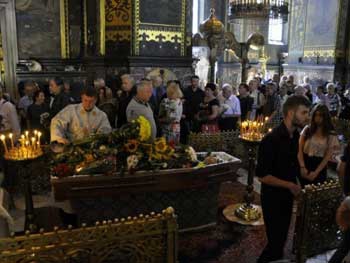 Во Владимирском соборе простились с украинским писателем Иваном Драчом  фото