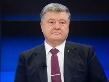 Порошенко показал военную технику, изготовленную на запорожском предприятии  фото