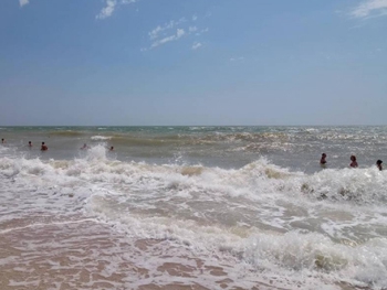 В Азовском море разгулялся шторм  фото