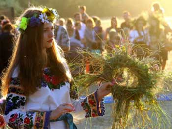 Поучаствуйте в магии купальской ночи на Каменной Могиле фото