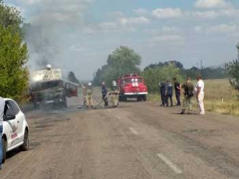 В Пологах на дороге загорелся грузовик фото