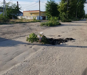 Улицу, где провалился грузовик, закрыли (добавлена схема объезда) фото