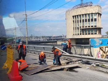 Дорогу на плотине ДнепроГЭС перекроют на несколько месяцев фото