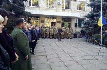 В райгосадминистрации торжественно празднуют День защитника отечества  фото