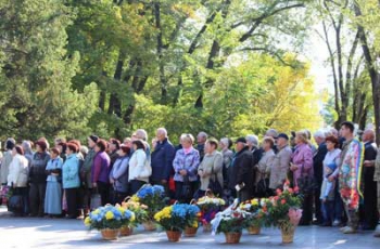 В Запорожье отметили 75-ю годовщину со Дня освобождения города фото