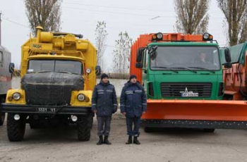 Мелитопольцев из снега будут спасать военные машины  фото