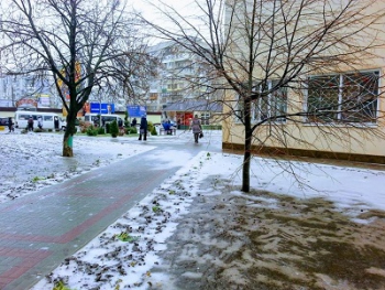 В Мелитополе пешеходы скользят по городским улицам (ФОТО. ВИДЕО) фото