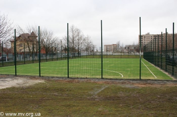 В Мелитополе спортсмены финансово «не тянут» распиаренные футбольные поля фото