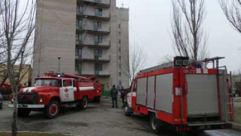 В Мелитополе студентов эвакуировали из-за загоревшегося холодильника   фото