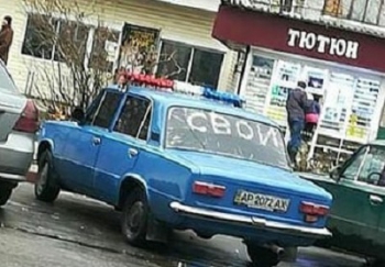 В Мелитополе разъезжает «свой» полицейский  фото