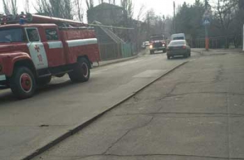 Переполох: по центру Мелитополя с воем сирен пронеслась вереница пожарных машин  фото