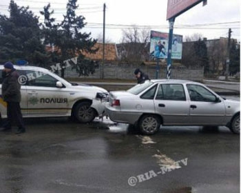 В Мелитополе авто полиции попало в ДТП (обновлено) фото