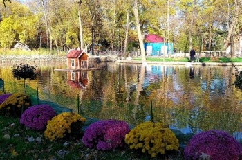 Мелитопольский парк готовит сюрпризы к новому сезону  фото