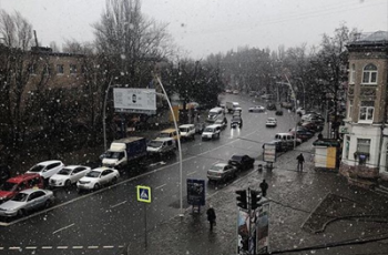 Аномальное тепло в Мелитополе сменил снег  фото