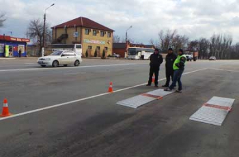 На въезде в Мелитополь взвешивают все фуры фото