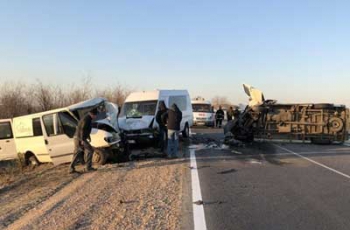 Под Одессой столкнулись два микроавтобуса и маршрутка, есть жертва фото