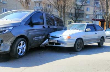 В Мелитополе два авто попали в ДТП  фото