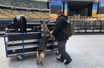 Дебаты. Что сейчас происходит на НСК «Олимпийский» (ФОТО. ВИДЕО) фото