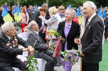 Директора КП «Водоканал» обвиняют в принуждении сотрудников участвовать в праздничном шествии фото