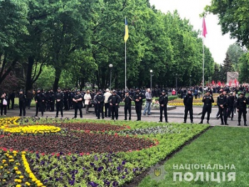 Полиция: существенных нарушений порядка во время празднования Дня Победы не допущено фото