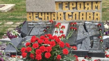 В Севастополе разбили мемориал погибшим на войне фото