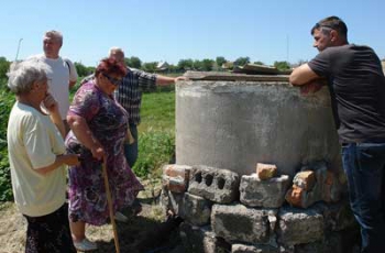 Фермеры и депутаты восстановили водоснабжение в Нововасильевке фото