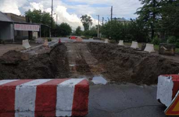 На ул. Чайковского отремонтируют больше километра канализационных сетей (ДОБАВЛЕНО ФОТО) фото